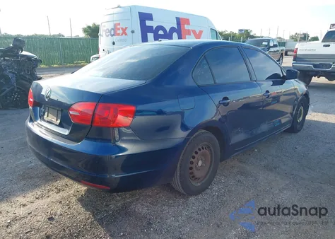 2013 Volkswagen Jetta 2.0L S z USA, uszkodzony, nr VIN 3VW2K7AJ4DM369611